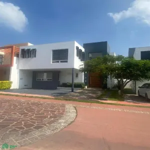 Casa En Renta,La Rioja,Ollauri 285, Tlajomulco de Zuniga, Jalisco 45640, 3 Habitaciones,3 Baños,Ollauri,2,MX251042541