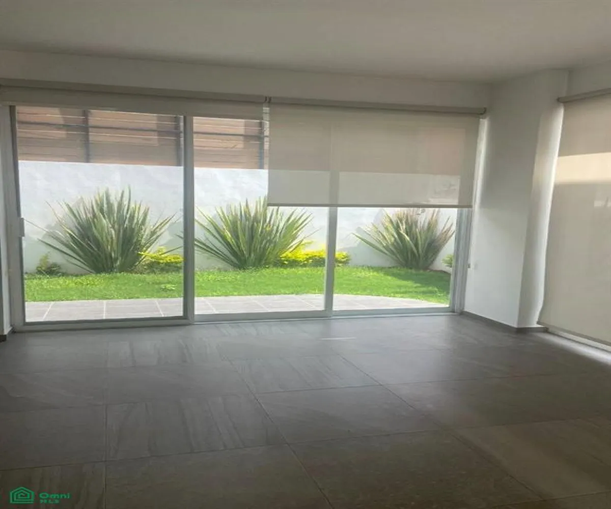 Casa En Renta,La Rioja,Ollauri 285, Tlajomulco de Zuniga, Jalisco 45640, 3 Habitaciones,3 Baños,Ollauri,2,MX251042541