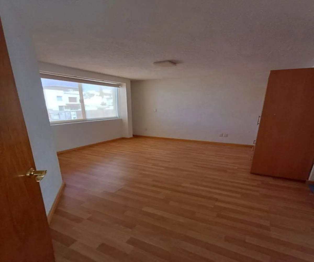 Casa En Venta,real de juriquilla,Cascada Naolinco 332, Querétaro, Querétaro 76230, 3 Habitaciones,4 Baños,Cascada Naolinco ,1,pb36yhN