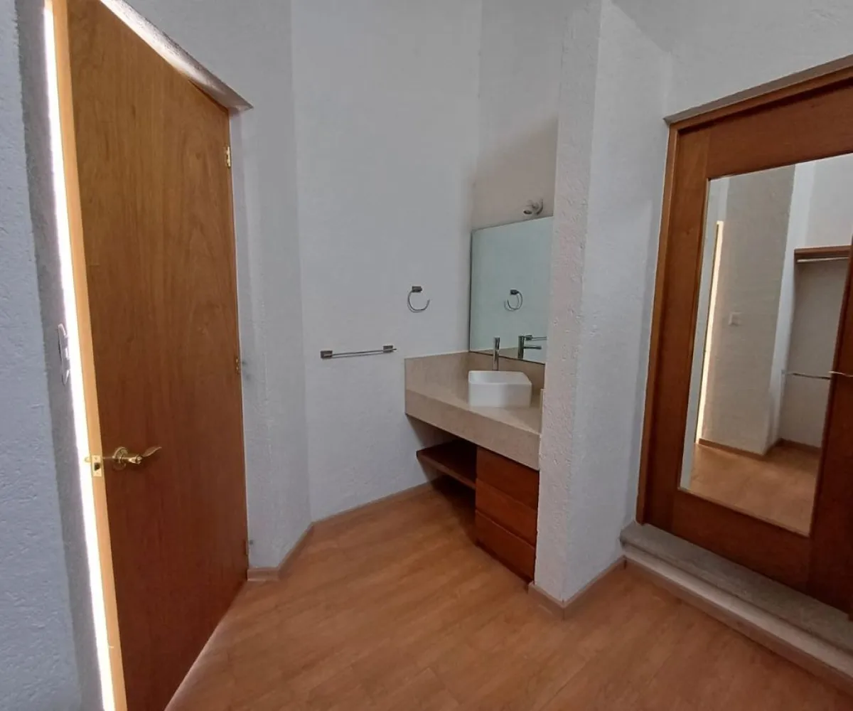 Casa En Venta,real de juriquilla,Cascada Naolinco 332, Querétaro, Querétaro 76230, 3 Habitaciones,4 Baños,Cascada Naolinco ,1,pb36yhN