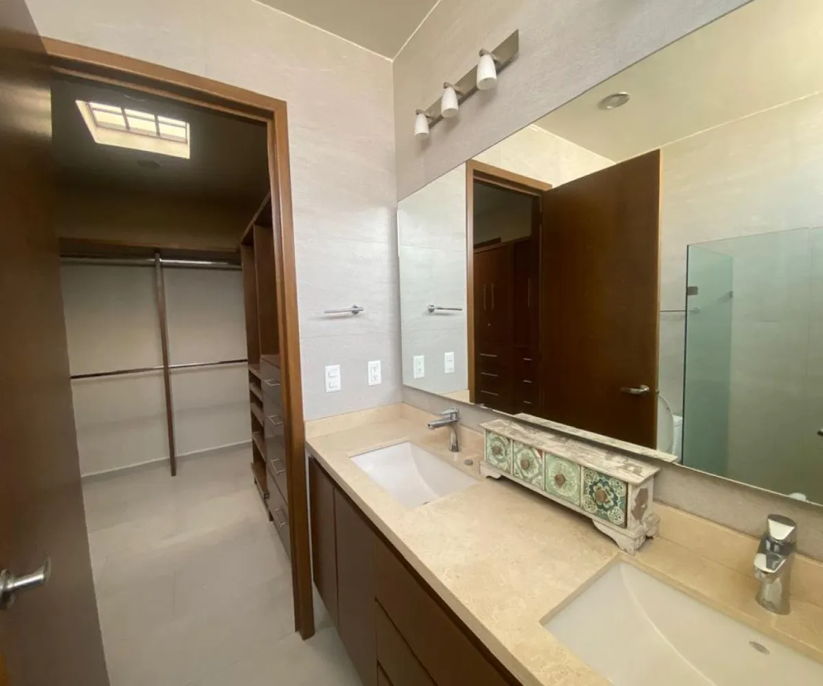 Casa En Venta,Bosques Vallarta,Circuito del Bosque 234 3, Zapopan, Jalisco 45134, 4 Habitaciones,3 Baños,Circuito del Bosque,1,pvxaHSL