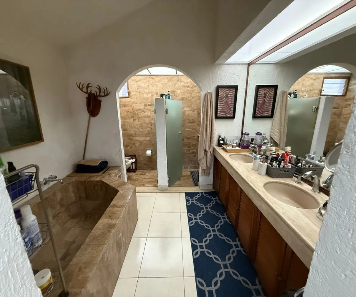 Casa En Venta,Lomas Altas,Paseo Lomas Altas 1406, Zapopan, Jalisco 45129, 4 Habitaciones,3 Baños,Paseo Lomas Altas,2,pMFPBEU