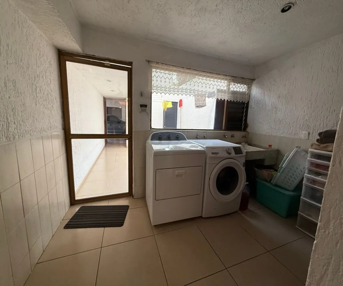 Casa En Venta,Lomas Altas,Paseo Lomas Altas 1406, Zapopan, Jalisco 45129, 4 Habitaciones,3 Baños,Paseo Lomas Altas,2,pMFPBEU