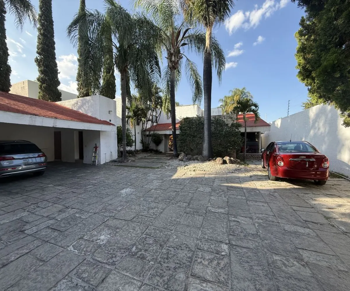 Casa En Venta,Lomas Altas,Paseo Lomas Altas 1406, Zapopan, Jalisco 45129, 4 Habitaciones,3 Baños,Paseo Lomas Altas,2,pMFPBEU