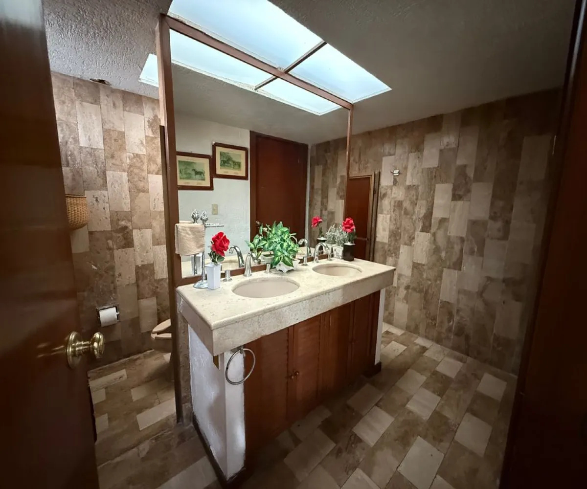 Casa En Venta,Lomas Altas,Paseo Lomas Altas 1406, Zapopan, Jalisco 45129, 4 Habitaciones,3 Baños,Paseo Lomas Altas,2,pMFPBEU