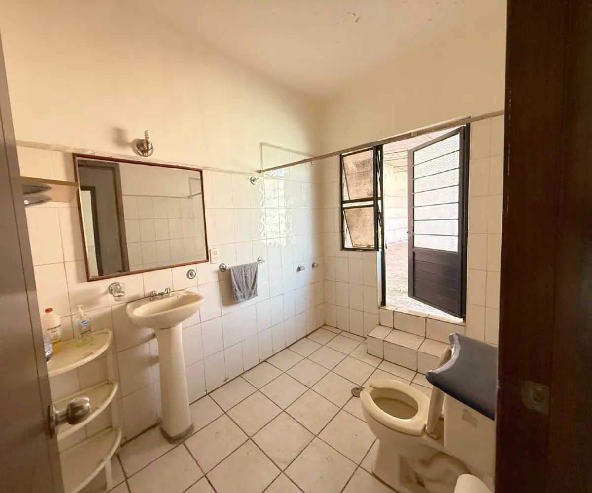 Casa En Venta,Ladron De Guevara,Isabel Prieto 766, Guadalajara, Jalisco 44600, 3 Habitaciones,2 Baños,Isabel Prieto,2,pnhWgcx