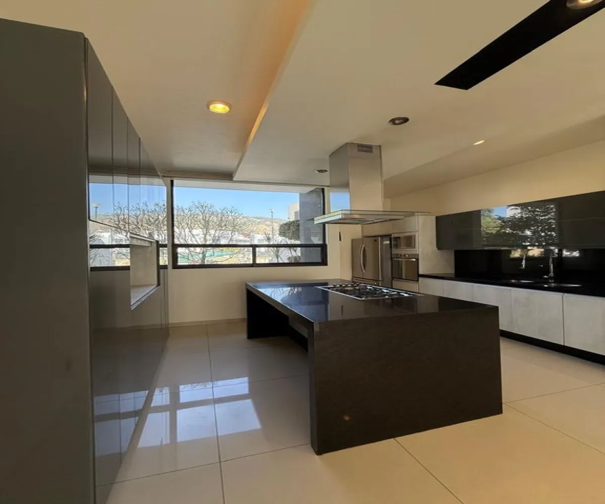 Casa En Venta,El manantial ,Avenida López Mateos Sur 5560, Tlajomulco de Zúñiga, Jalisco 45645, 4 Habitaciones,5 Baños,Avenida López Mateos Sur,2,pHnfLP4