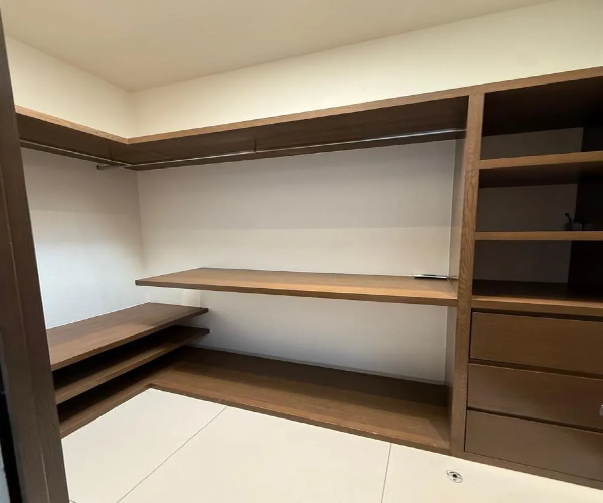 Casa En Venta,El manantial ,Avenida López Mateos Sur 5560, Tlajomulco de Zúñiga, Jalisco 45645, 4 Habitaciones,5 Baños,Avenida López Mateos Sur,2,pHnfLP4