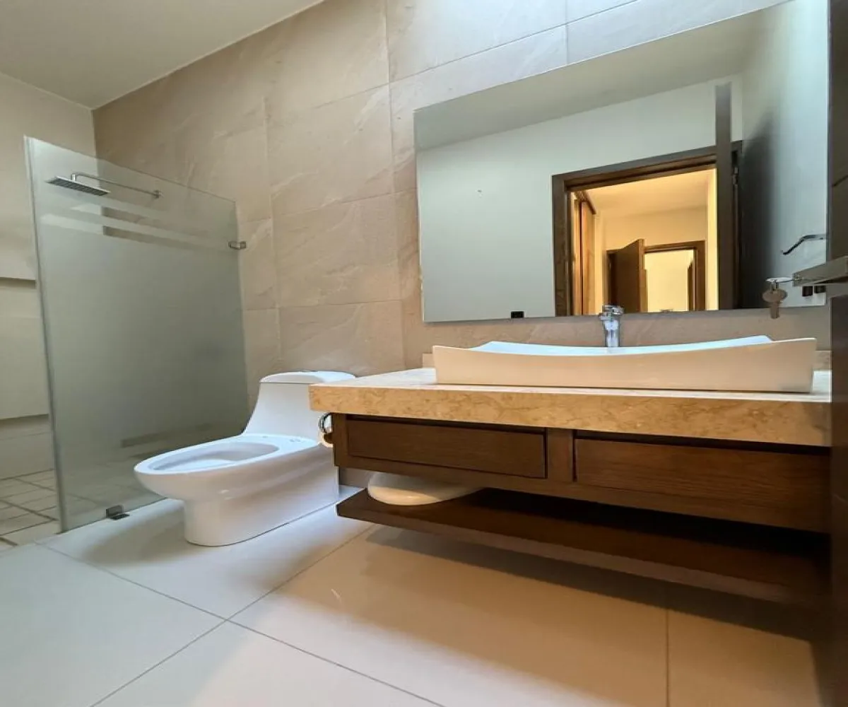 Casa En Venta,El manantial ,Avenida López Mateos Sur 5560, Tlajomulco de Zúñiga, Jalisco 45645, 4 Habitaciones,5 Baños,Avenida López Mateos Sur,2,pHnfLP4