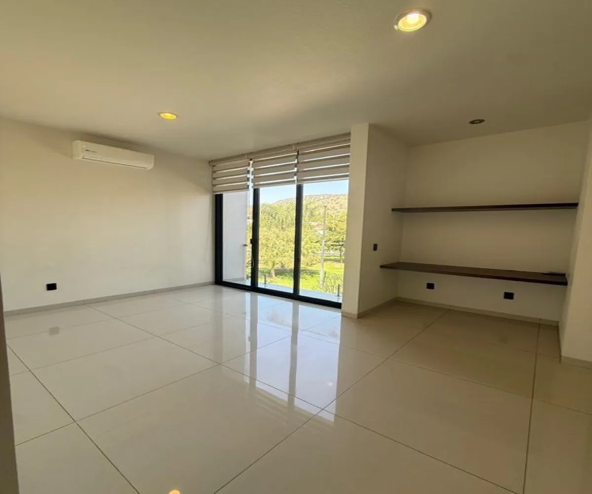 Casa En Venta,El manantial ,Avenida López Mateos Sur 5560, Tlajomulco de Zúñiga, Jalisco 45645, 4 Habitaciones,5 Baños,Avenida López Mateos Sur,2,pHnfLP4