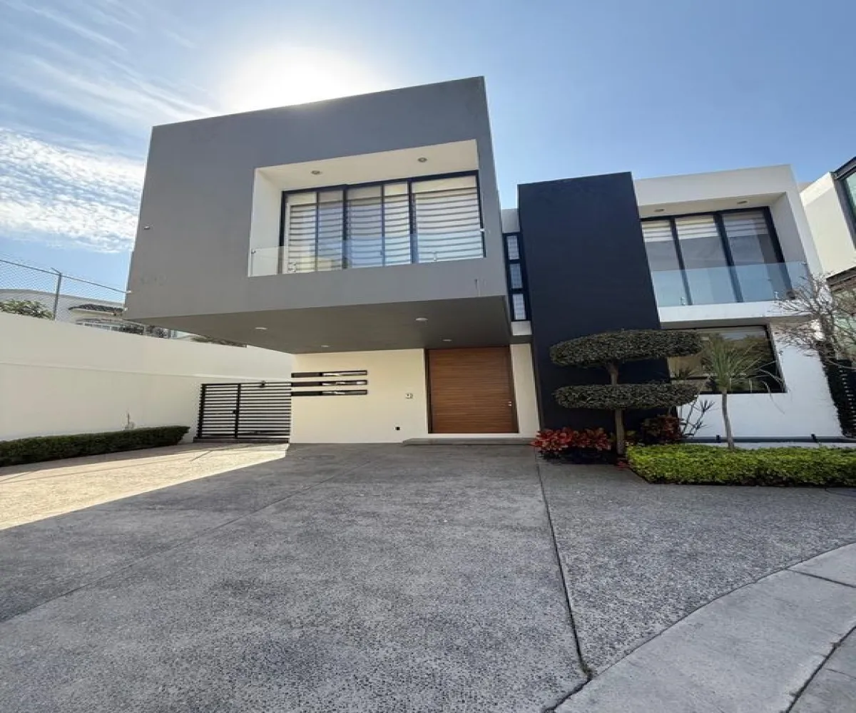 Casa En Venta,El manantial ,Avenida López Mateos Sur 5560, Tlajomulco de Zúñiga, Jalisco 45645, 4 Habitaciones,5 Baños,Avenida López Mateos Sur,2,pHnfLP4