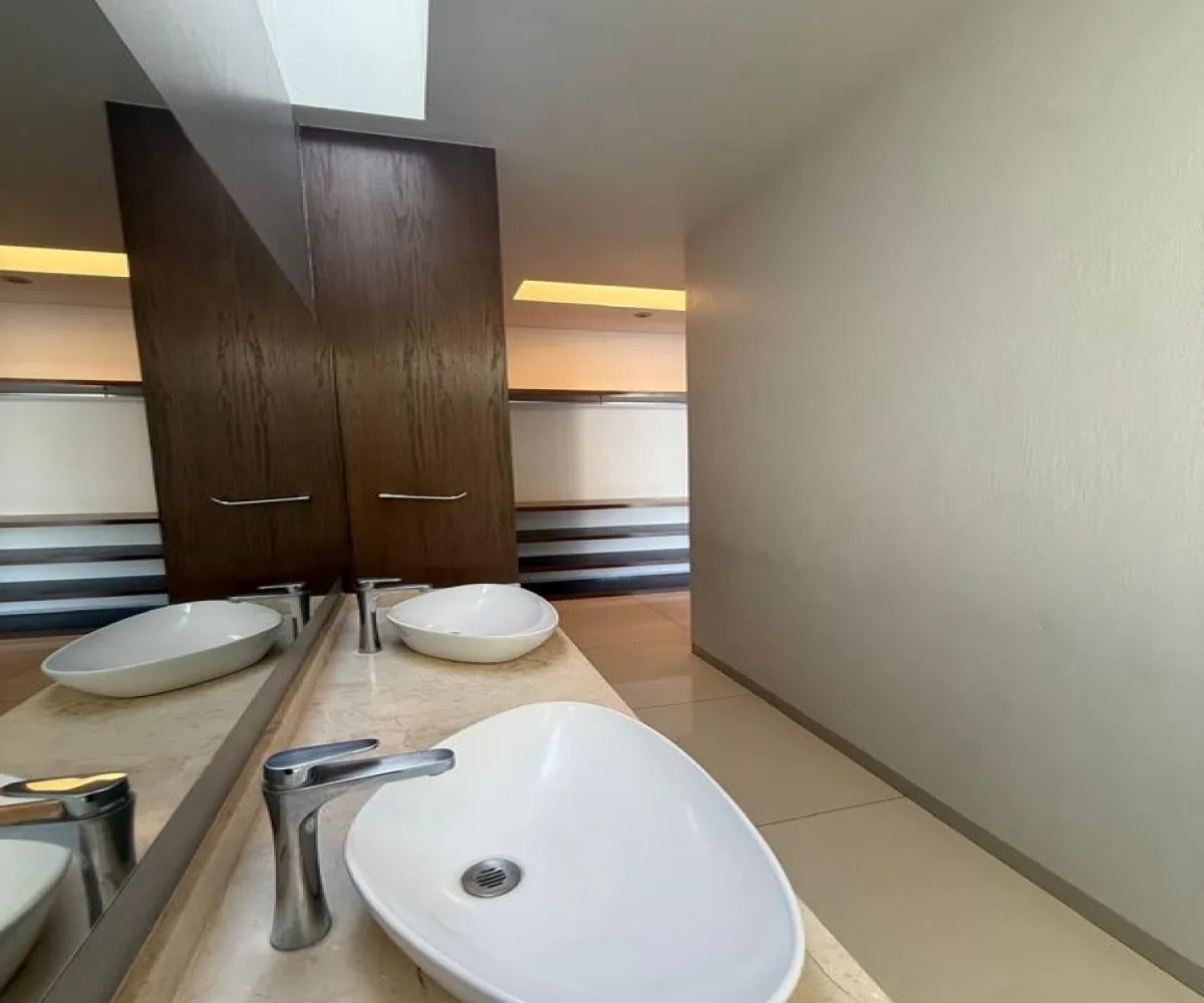 Casa En Venta,El manantial ,Avenida López Mateos Sur 5560, Tlajomulco de Zúñiga, Jalisco 45645, 4 Habitaciones,5 Baños,Avenida López Mateos Sur,2,pHnfLP4