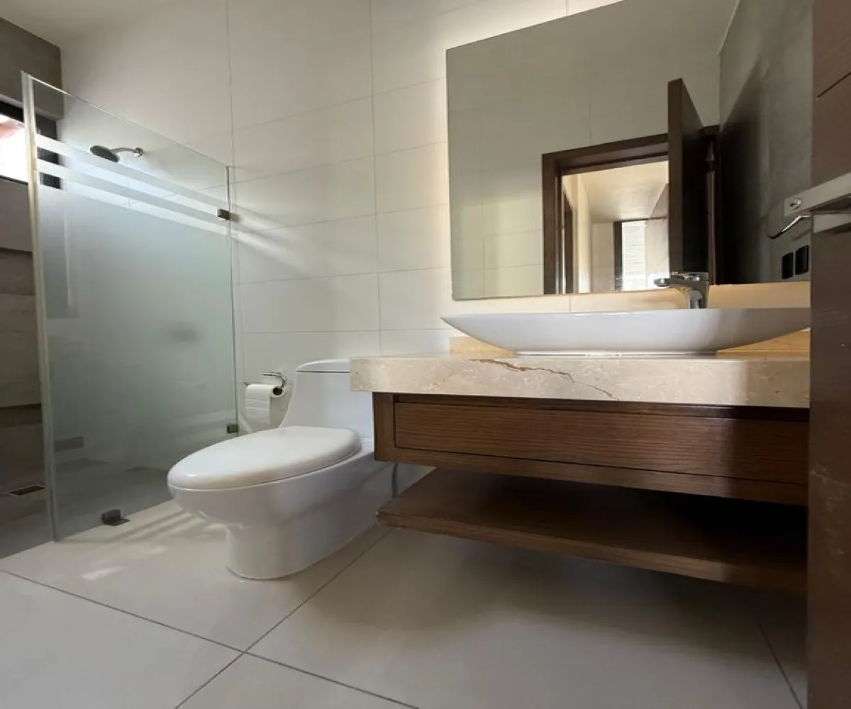 Casa En Venta,El manantial ,Avenida López Mateos Sur 5560, Tlajomulco de Zúñiga, Jalisco 45645, 4 Habitaciones,5 Baños,Avenida López Mateos Sur,2,pHnfLP4