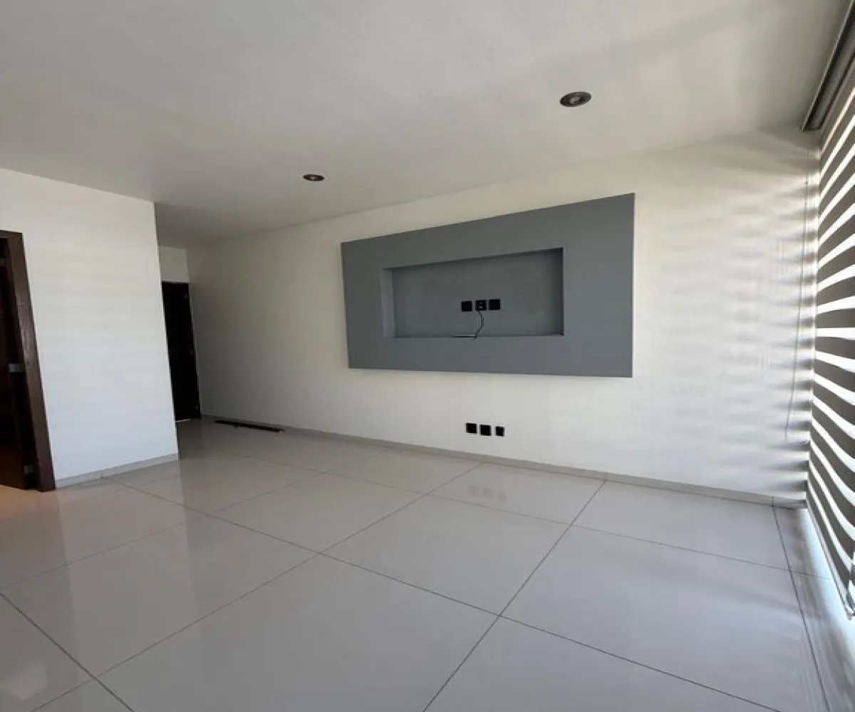 Casa En Venta,El manantial ,Avenida López Mateos Sur 5560, Tlajomulco de Zúñiga, Jalisco 45645, 4 Habitaciones,5 Baños,Avenida López Mateos Sur,2,pHnfLP4