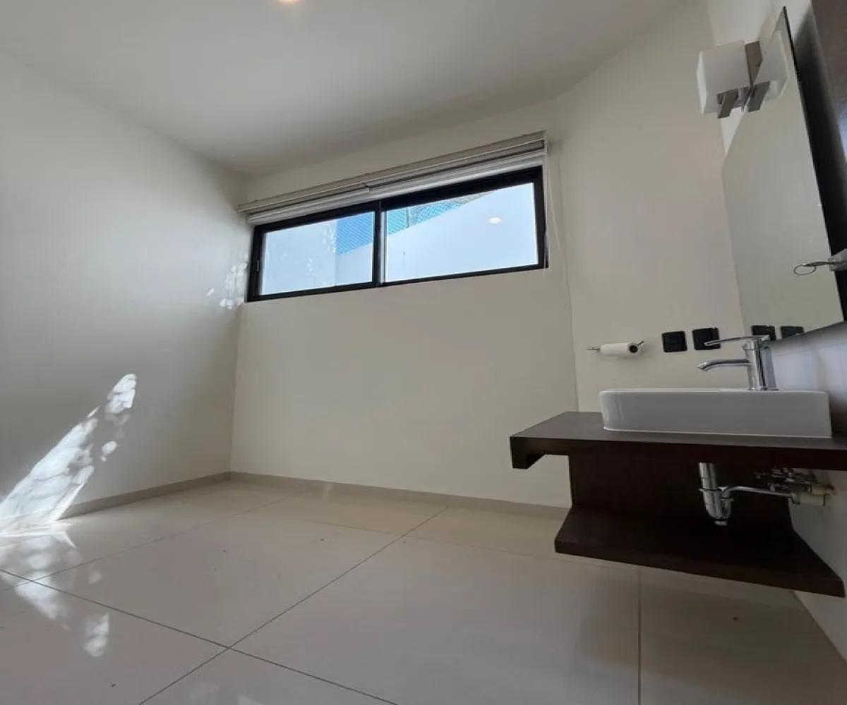 Casa En Venta,El manantial ,Avenida López Mateos Sur 5560, Tlajomulco de Zúñiga, Jalisco 45645, 4 Habitaciones,5 Baños,Avenida López Mateos Sur,2,pHnfLP4