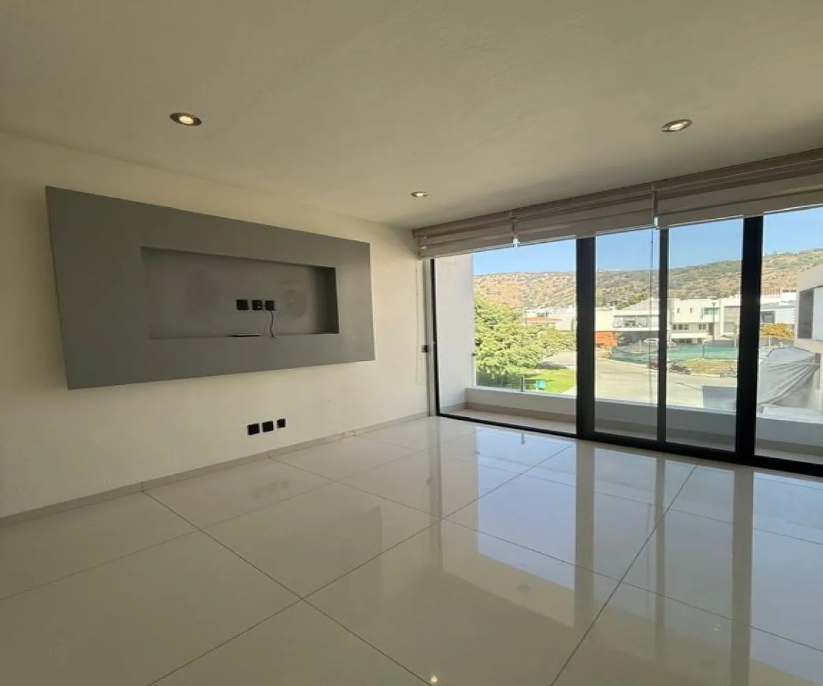 Casa En Venta,El manantial ,Avenida López Mateos Sur 5560, Tlajomulco de Zúñiga, Jalisco 45645, 4 Habitaciones,5 Baños,Avenida López Mateos Sur,2,pHnfLP4