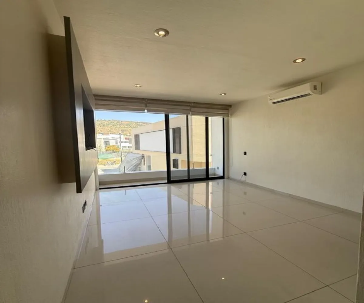 Casa En Venta,El manantial ,Avenida López Mateos Sur 5560, Tlajomulco de Zúñiga, Jalisco 45645, 4 Habitaciones,5 Baños,Avenida López Mateos Sur,2,pHnfLP4