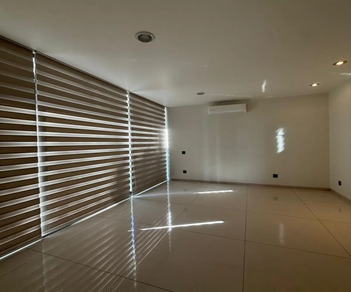 Casa En Venta,El manantial ,Avenida López Mateos Sur 5560, Tlajomulco de Zúñiga, Jalisco 45645, 4 Habitaciones,5 Baños,Avenida López Mateos Sur,2,pHnfLP4