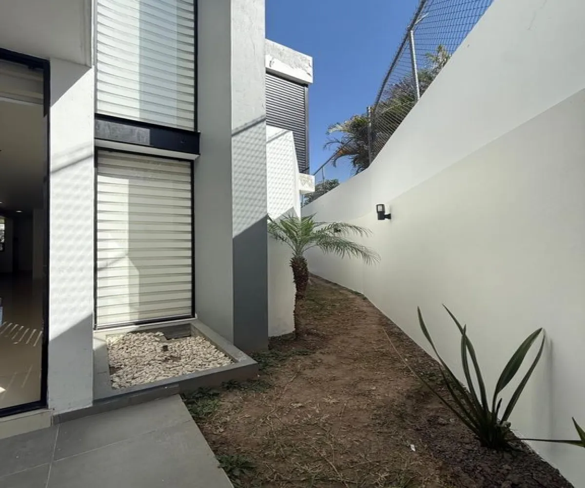 Casa En Venta,El manantial ,Avenida López Mateos Sur 5560, Tlajomulco de Zúñiga, Jalisco 45645, 4 Habitaciones,5 Baños,Avenida López Mateos Sur,2,pHnfLP4