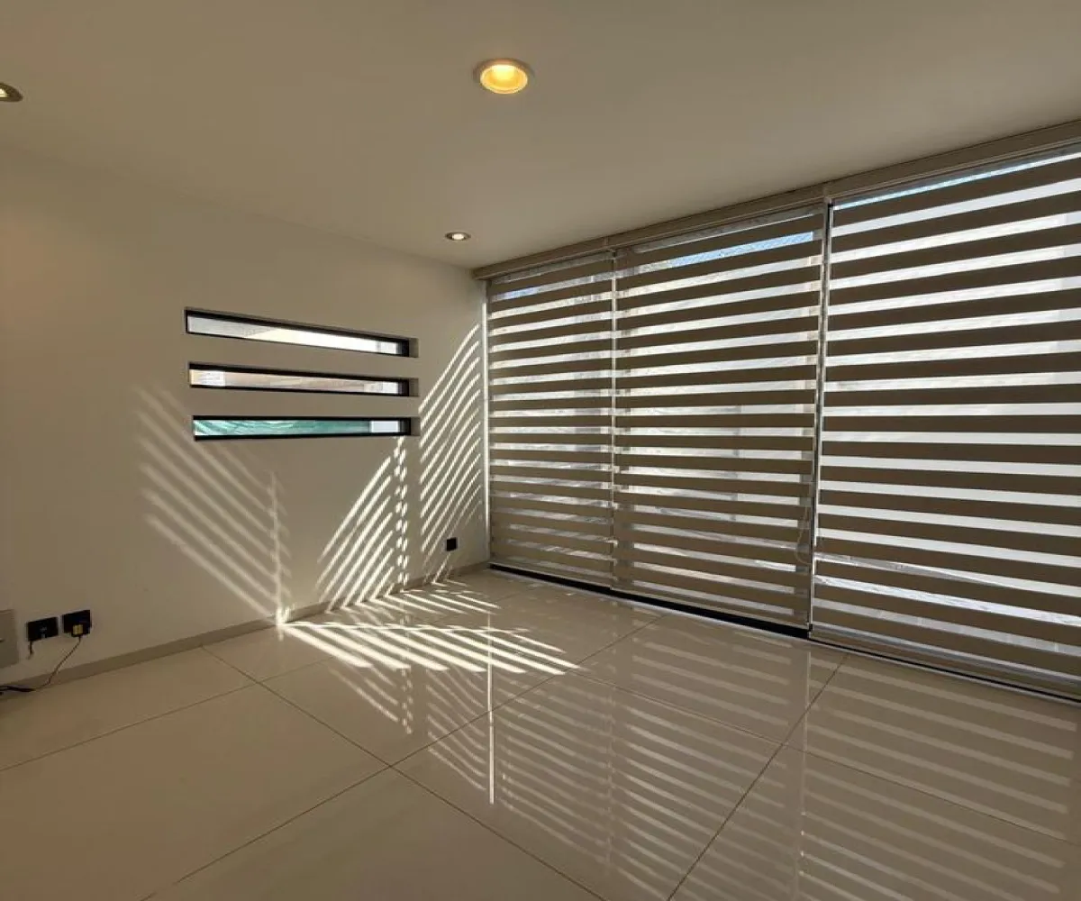 Casa En Venta,El manantial ,Avenida López Mateos Sur 5560, Tlajomulco de Zúñiga, Jalisco 45645, 4 Habitaciones,5 Baños,Avenida López Mateos Sur,2,pHnfLP4