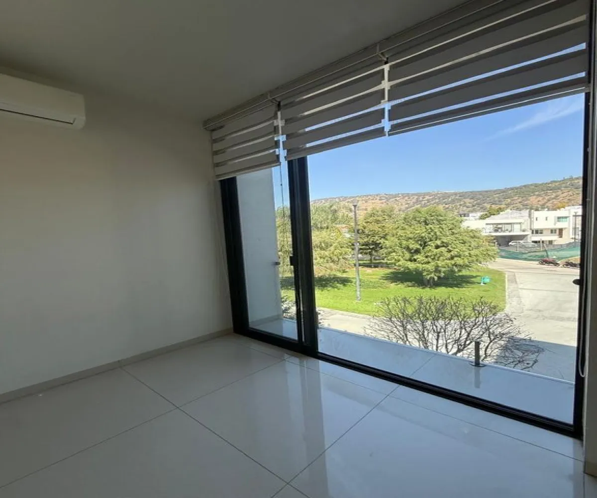 Casa En Venta,El manantial ,Avenida López Mateos Sur 5560, Tlajomulco de Zúñiga, Jalisco 45645, 4 Habitaciones,5 Baños,Avenida López Mateos Sur,2,pHnfLP4