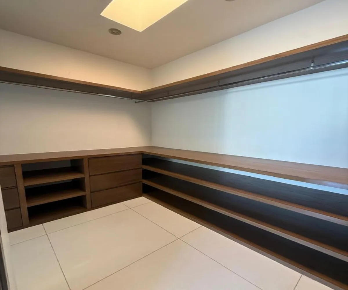 Casa En Venta,El manantial ,Avenida López Mateos Sur 5560, Tlajomulco de Zúñiga, Jalisco 45645, 4 Habitaciones,5 Baños,Avenida López Mateos Sur,2,pHnfLP4