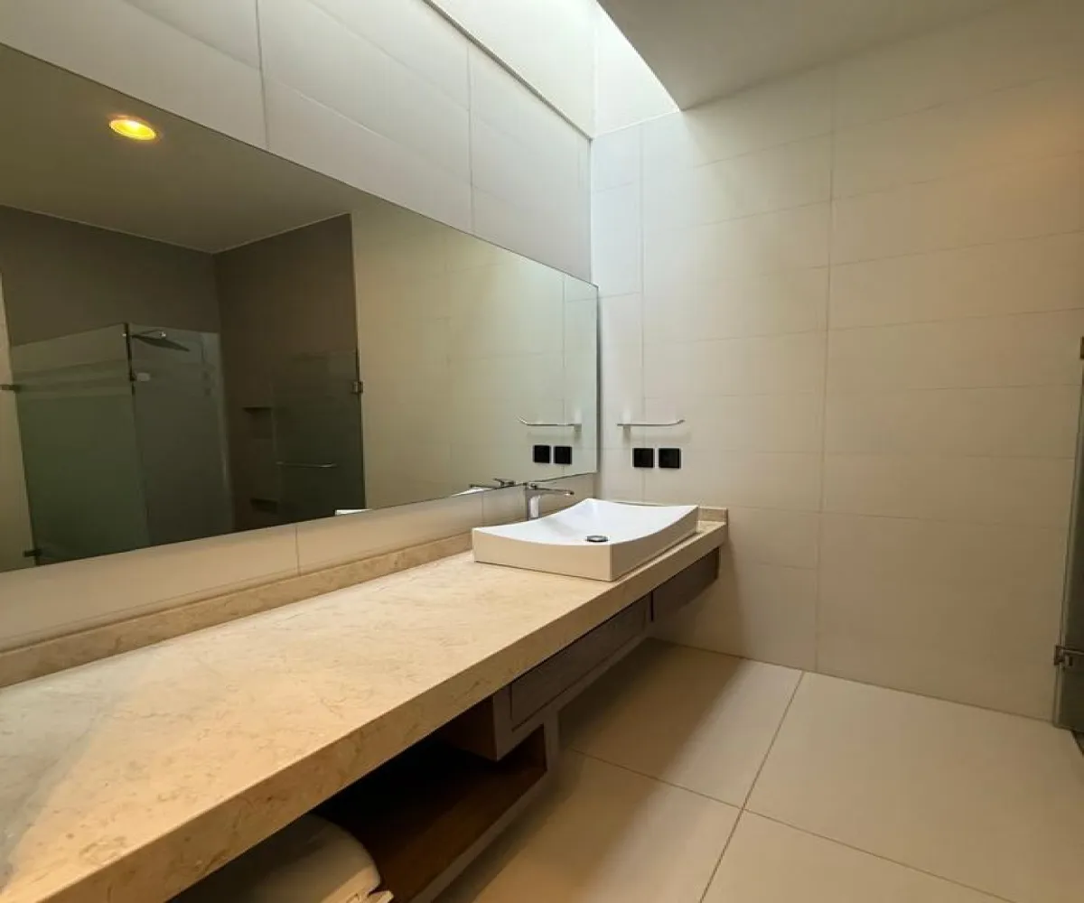 Casa En Venta,El manantial ,Avenida López Mateos Sur 5560, Tlajomulco de Zúñiga, Jalisco 45645, 4 Habitaciones,5 Baños,Avenida López Mateos Sur,2,pHnfLP4