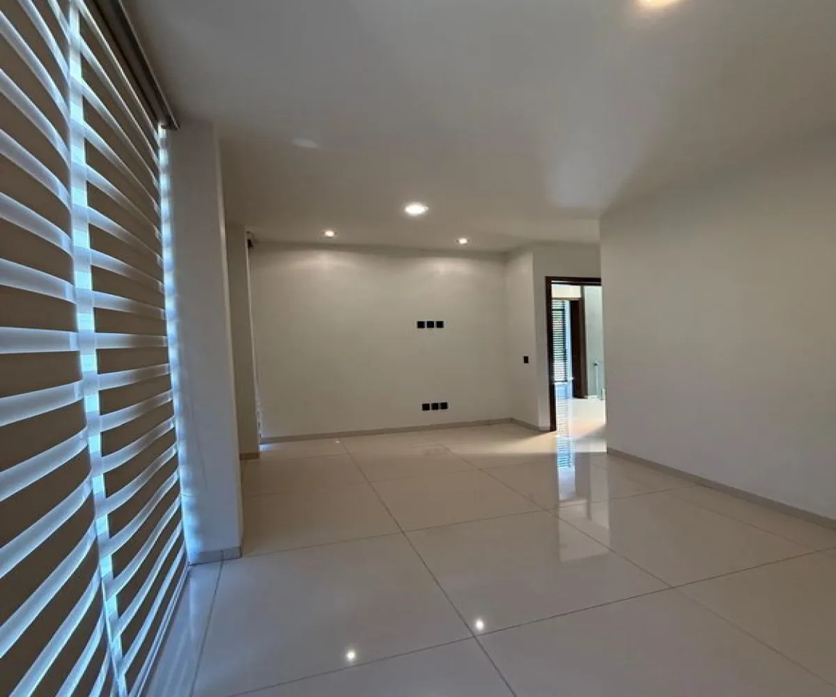Casa En Venta,El manantial ,Avenida López Mateos Sur 5560, Tlajomulco de Zúñiga, Jalisco 45645, 4 Habitaciones,5 Baños,Avenida López Mateos Sur,2,pHnfLP4
