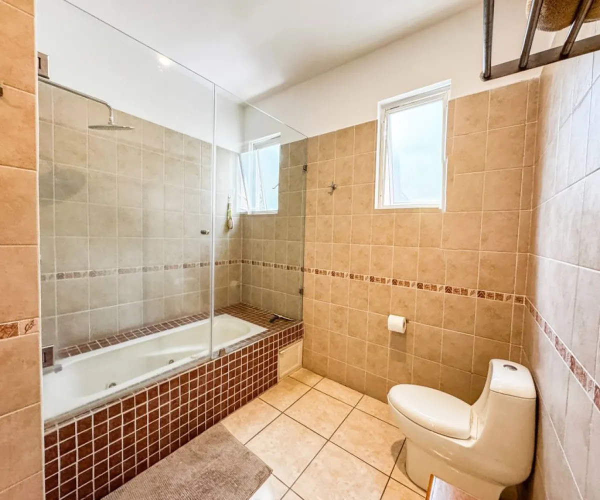 Casa En Venta,El Palomar,Paseo de Los Alamos 136, Tlajomulco de Zúñiga, Jalisco 45643, 4 Habitaciones,3 Baños,Paseo de Los Alamos,2,pnfZUSk