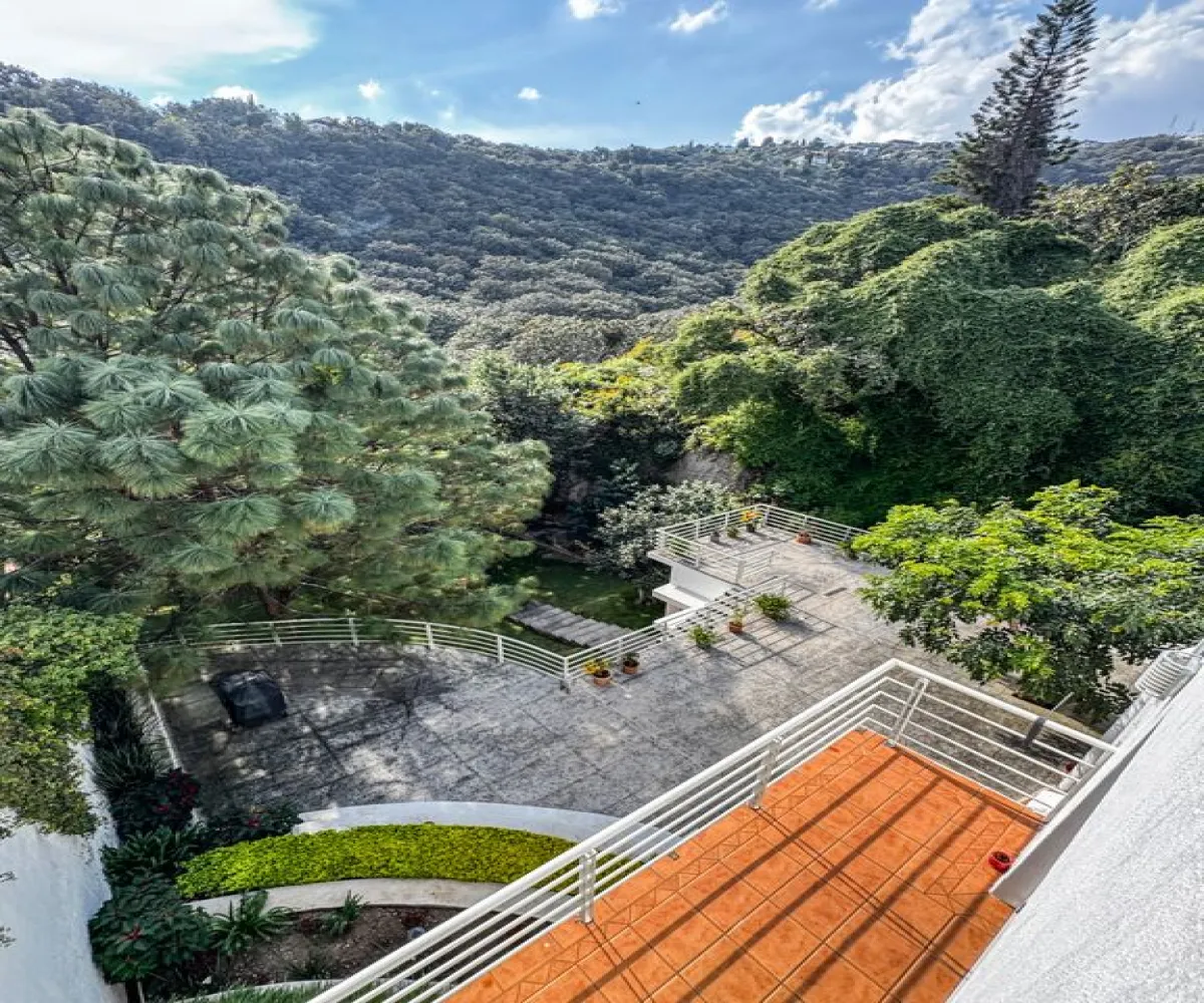 Casa En Venta,El Palomar,Paseo de Los Alamos 136, Tlajomulco de Zúñiga, Jalisco 45643, 4 Habitaciones,3 Baños,Paseo de Los Alamos,2,pnfZUSk