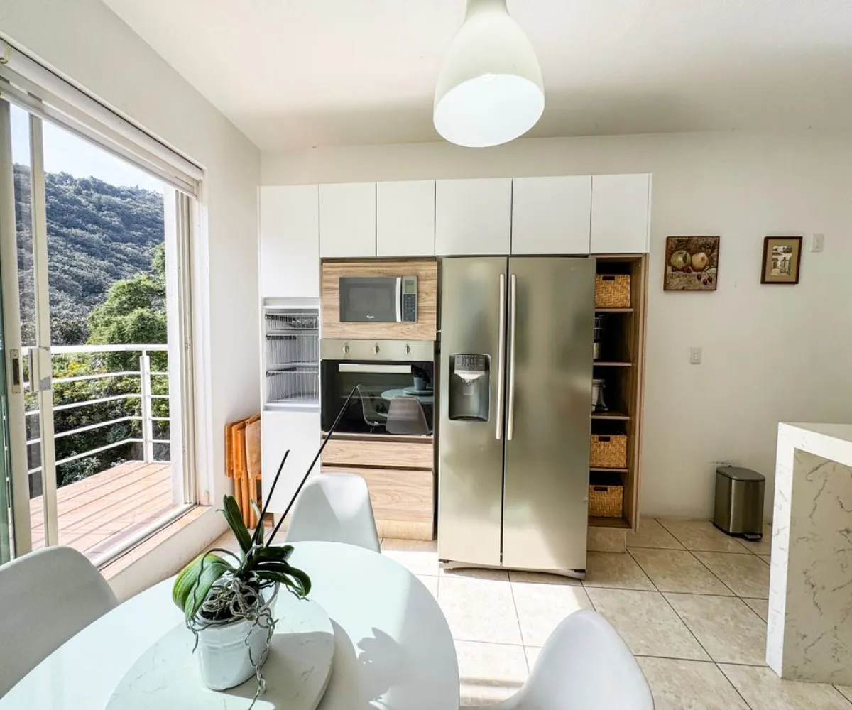 Casa En Venta,El Palomar,Paseo de Los Alamos 136, Tlajomulco de Zúñiga, Jalisco 45643, 4 Habitaciones,3 Baños,Paseo de Los Alamos,2,pnfZUSk