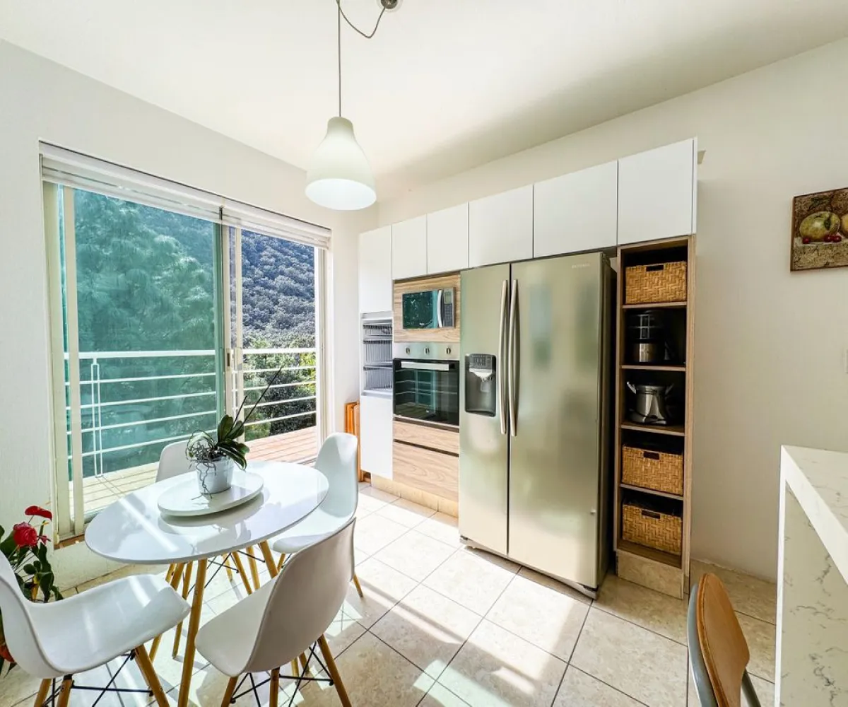 Casa En Venta,El Palomar,Paseo de Los Alamos 136, Tlajomulco de Zúñiga, Jalisco 45643, 4 Habitaciones,3 Baños,Paseo de Los Alamos,2,pnfZUSk