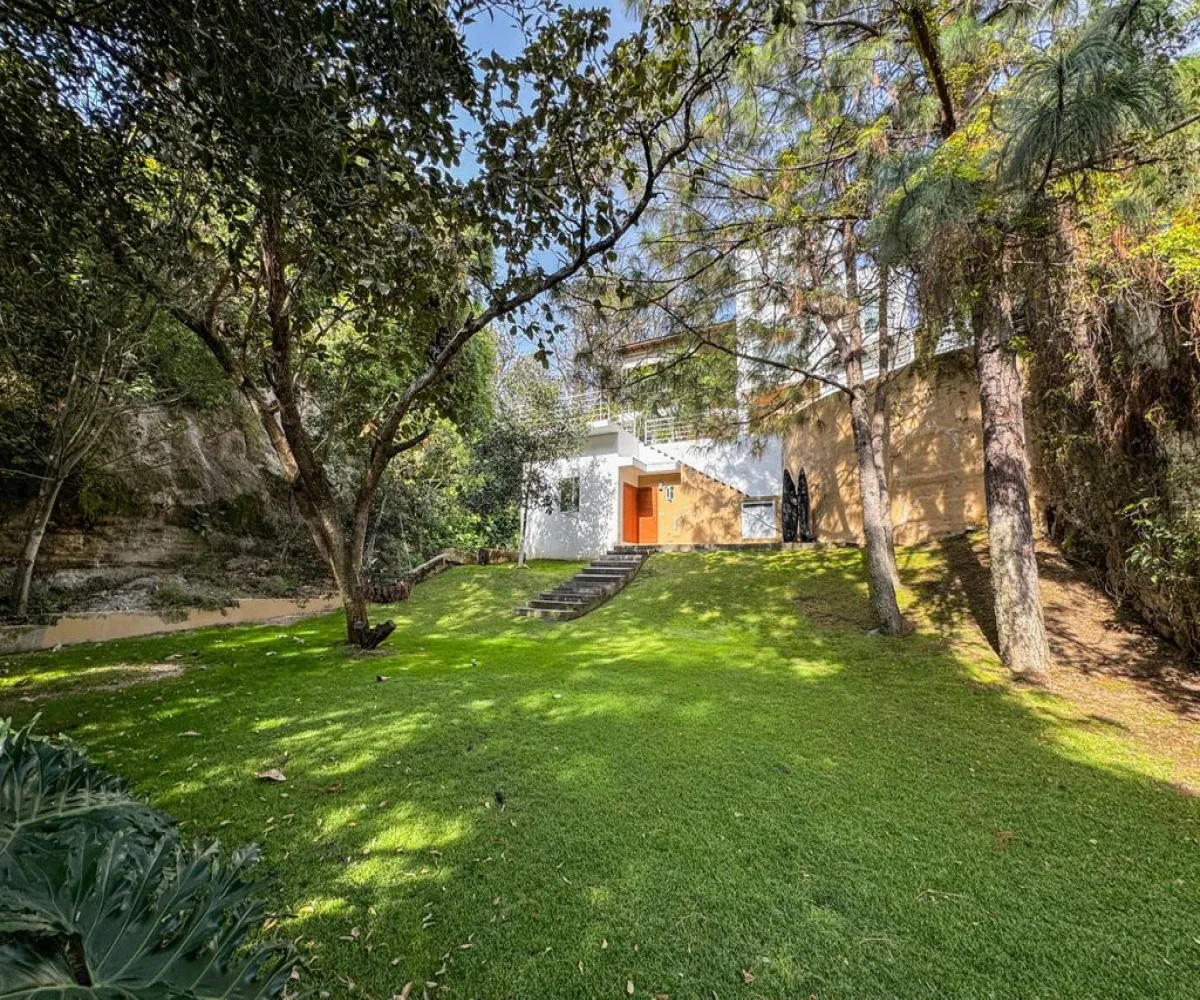 Casa En Venta,El Palomar,Paseo de Los Alamos 136, Tlajomulco de Zúñiga, Jalisco 45643, 4 Habitaciones,3 Baños,Paseo de Los Alamos,2,pnfZUSk