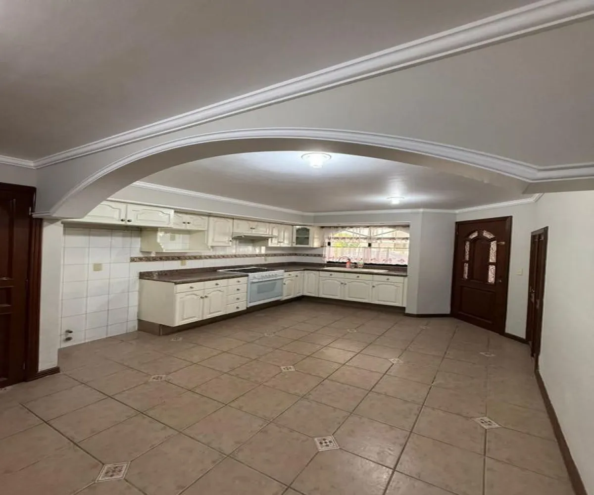 Casa En Renta,Virreyes,Avenida Naciones Unidas 5677, Zapopan, Jalisco 45110, 5 Habitaciones,3 Baños,Avenida Naciones Unidas,2,pl8P3pW