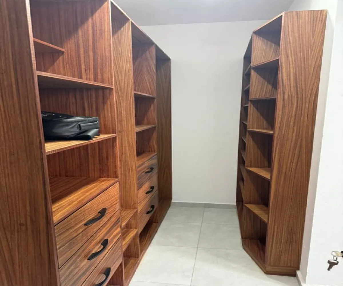 Casa En Venta,Santa Anita,Abasolo 180, Tlajomulco de Zúñiga, Jalisco 45645, 3 Habitaciones,3 Baños,Abasolo,3,pNgA5Mb