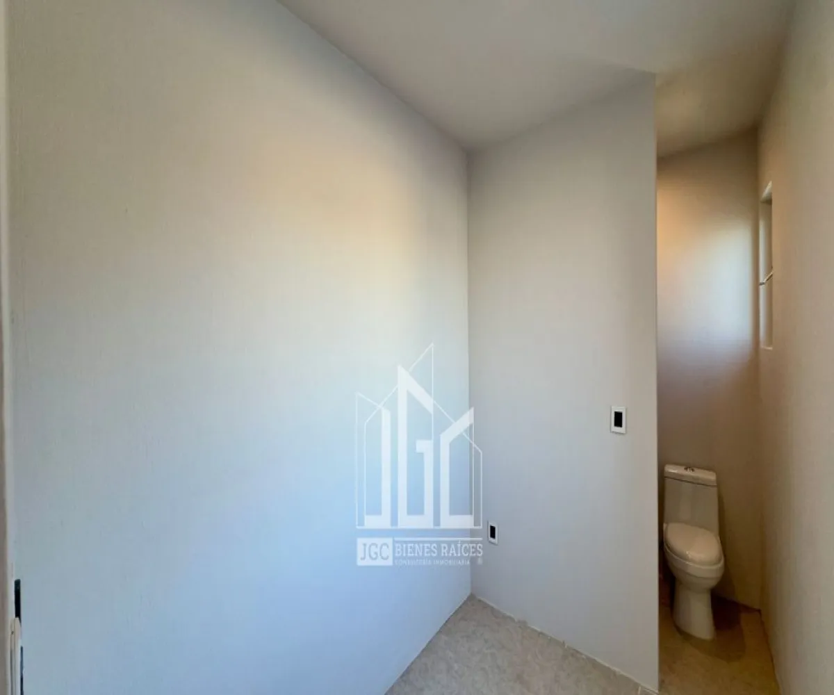 Casa En Venta,Los Gavilanes,Paseo Lago Nogal 63, Tlajomulco de Zúñiga, Jalisco 45645, 5 Habitaciones,6 Baños,Paseo Lago Nogal,3,pqqMoRo