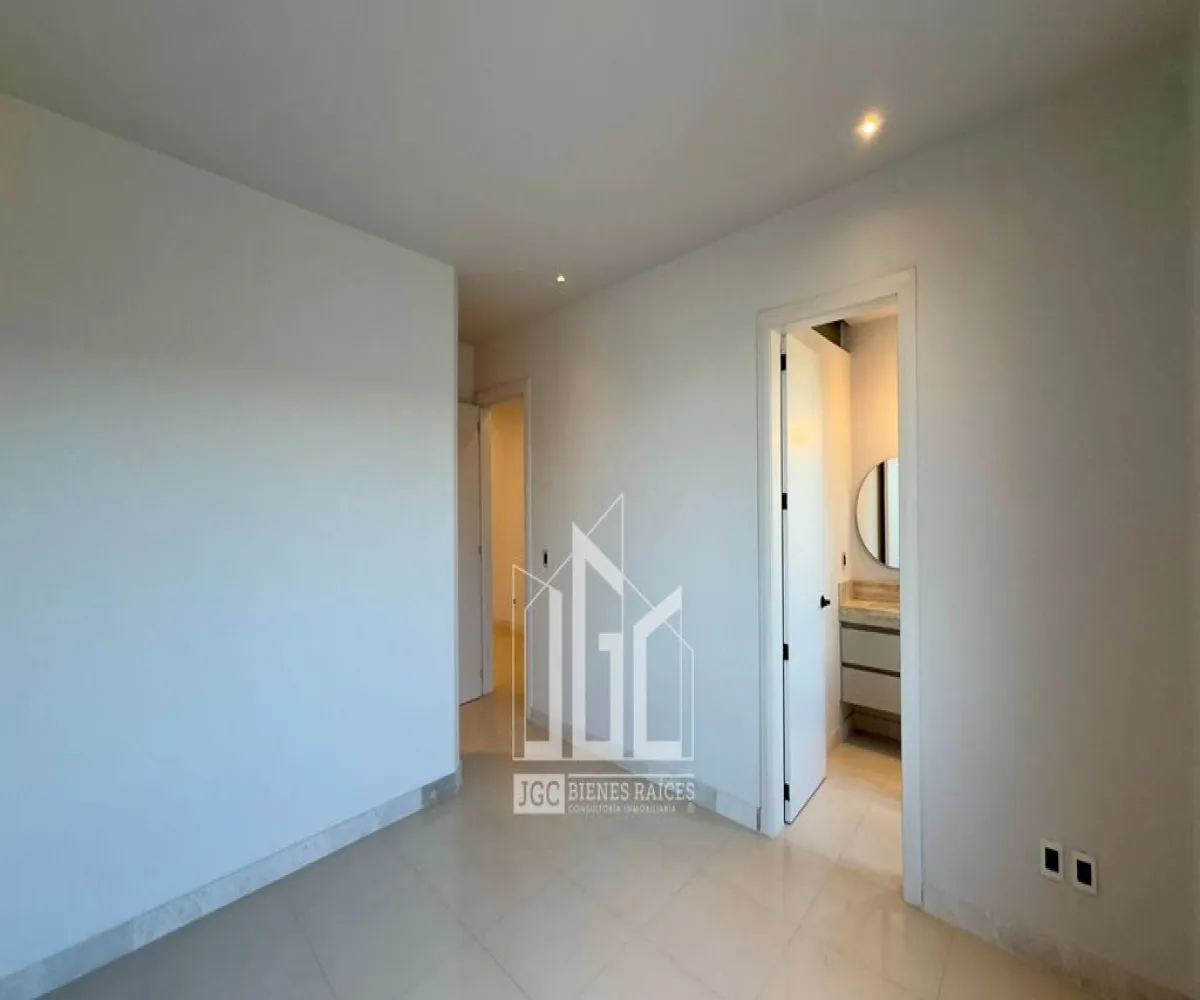 Casa En Venta,Los Gavilanes,Paseo Lago Nogal 63, Tlajomulco de Zúñiga, Jalisco 45645, 5 Habitaciones,6 Baños,Paseo Lago Nogal,3,pqqMoRo