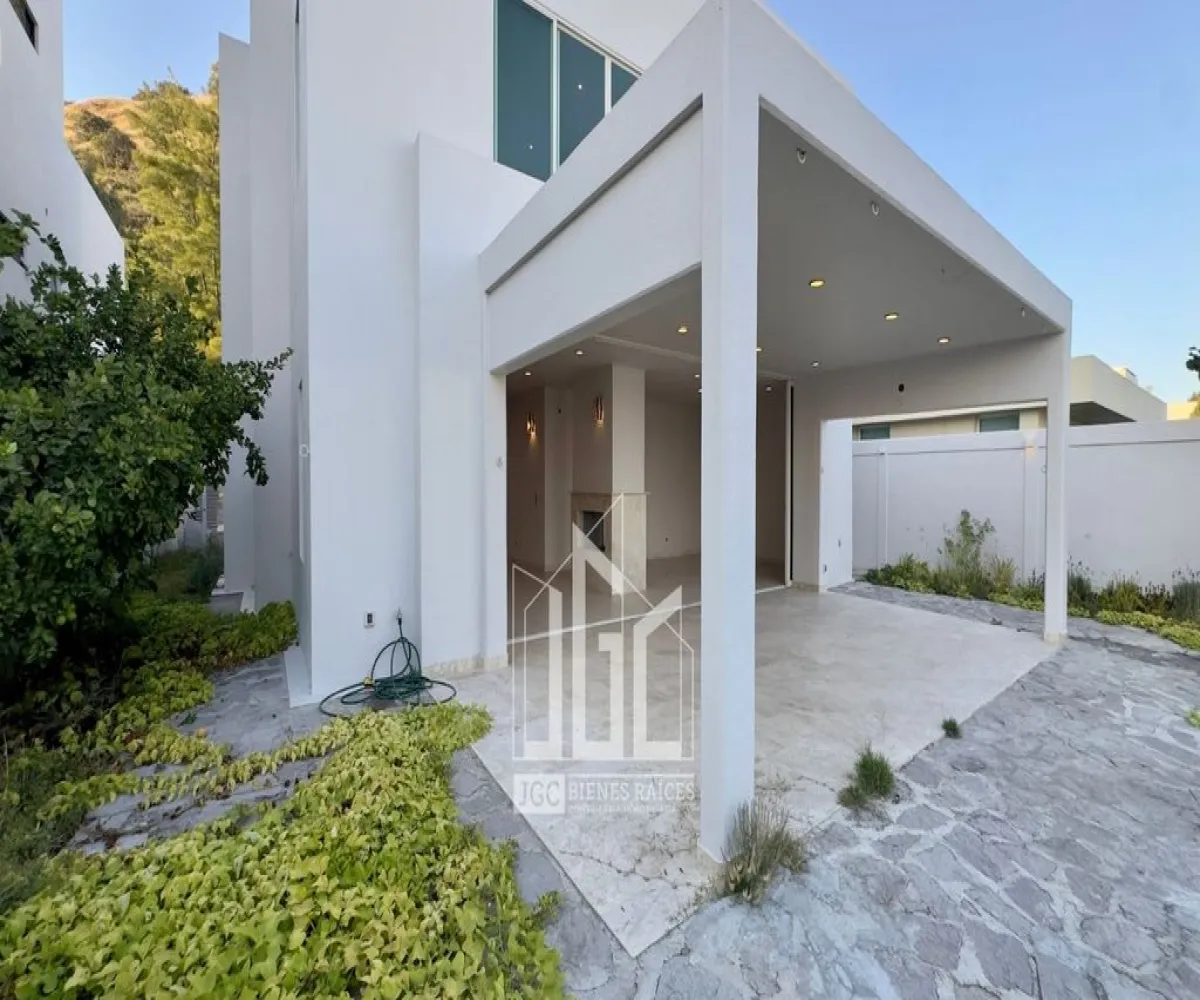 Casa En Venta,Los Gavilanes,Paseo Lago Nogal 63, Tlajomulco de Zúñiga, Jalisco 45645, 5 Habitaciones,6 Baños,Paseo Lago Nogal,3,pqqMoRo