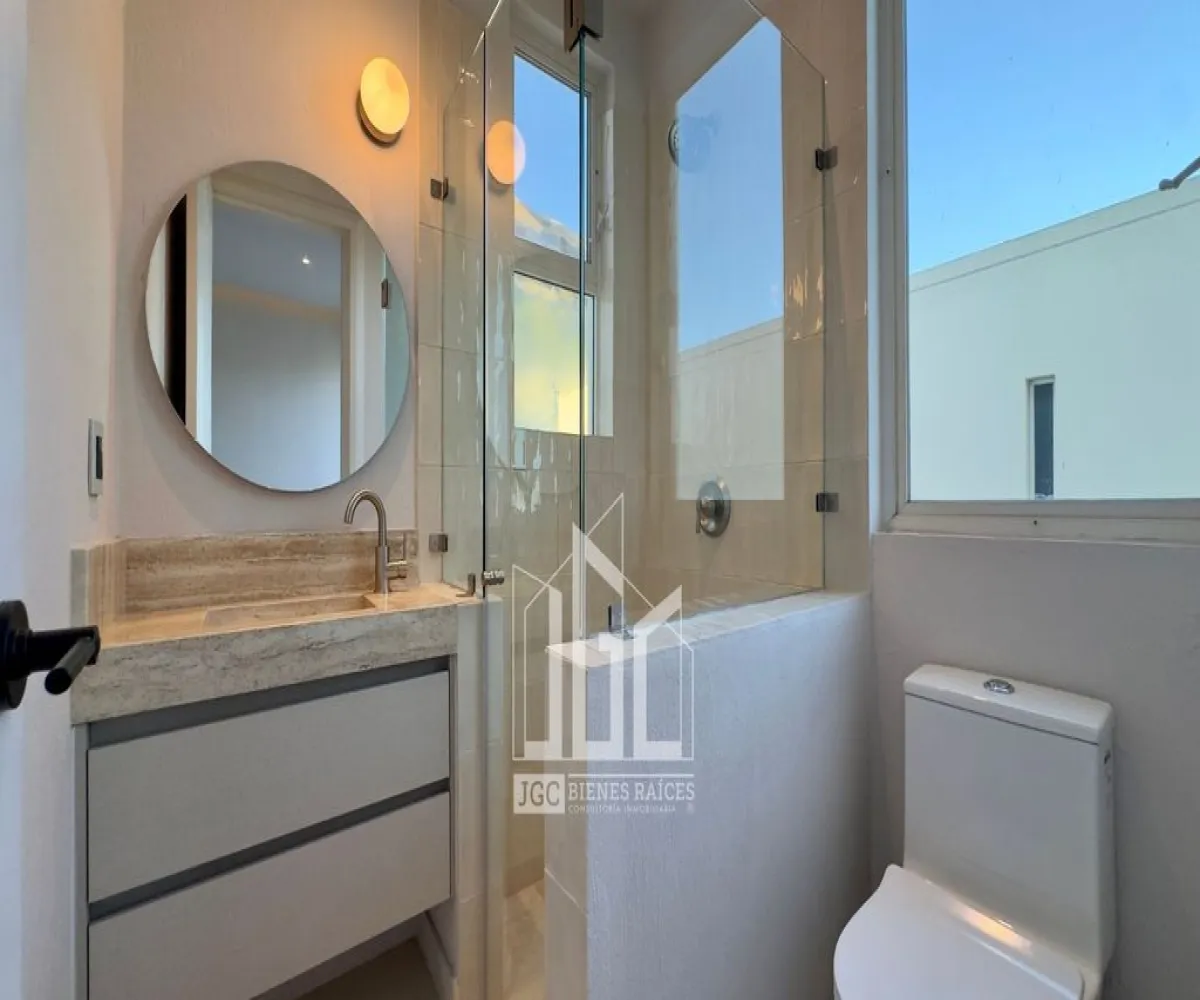 Casa En Venta,Los Gavilanes,Paseo Lago Nogal 63, Tlajomulco de Zúñiga, Jalisco 45645, 5 Habitaciones,6 Baños,Paseo Lago Nogal,3,pqqMoRo