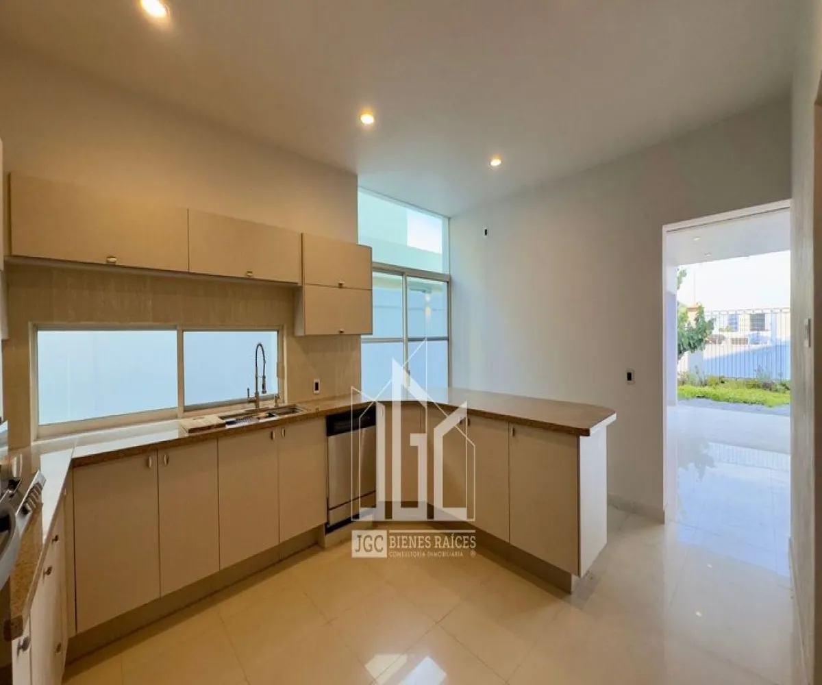 Casa En Venta,Los Gavilanes,Paseo Lago Nogal 63, Tlajomulco de Zúñiga, Jalisco 45645, 5 Habitaciones,6 Baños,Paseo Lago Nogal,3,pqqMoRo