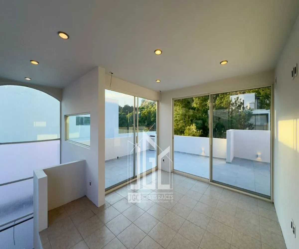 Casa En Venta,Los Gavilanes,Paseo Lago Nogal 63, Tlajomulco de Zúñiga, Jalisco 45645, 5 Habitaciones,6 Baños,Paseo Lago Nogal,3,pqqMoRo