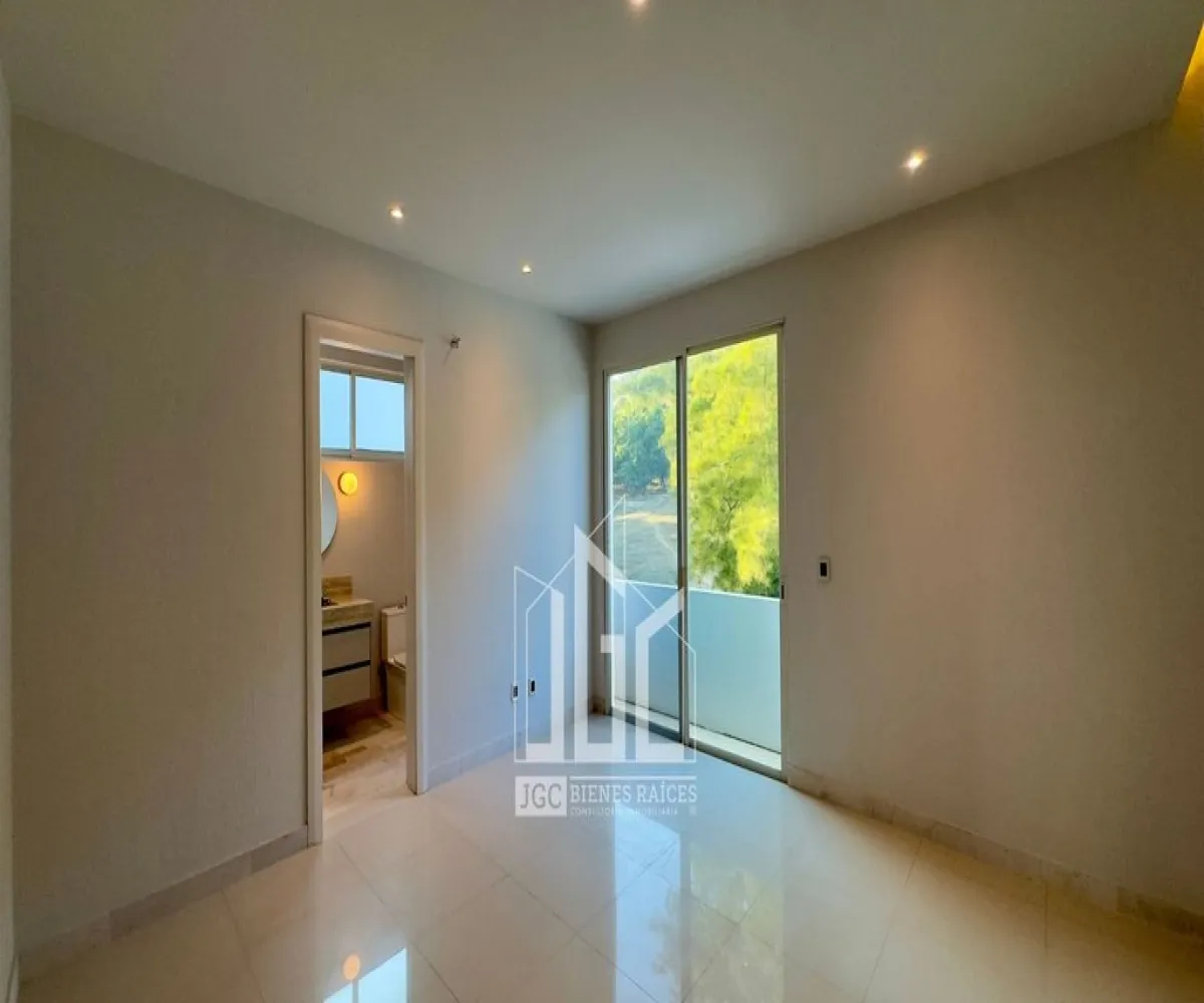 Casa En Venta,Los Gavilanes,Paseo Lago Nogal 63, Tlajomulco de Zúñiga, Jalisco 45645, 5 Habitaciones,6 Baños,Paseo Lago Nogal,3,pqqMoRo