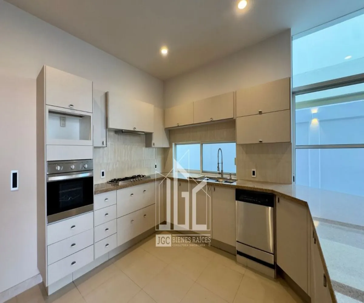 Casa En Venta,Los Gavilanes,Paseo Lago Nogal 63, Tlajomulco de Zúñiga, Jalisco 45645, 5 Habitaciones,6 Baños,Paseo Lago Nogal,3,pqqMoRo