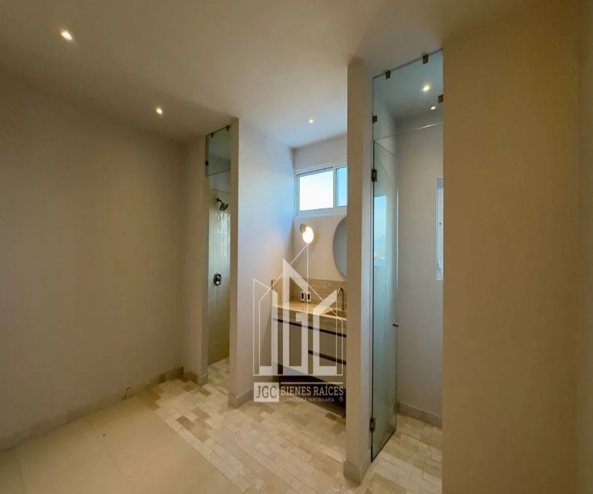 Casa En Venta,Los Gavilanes,Paseo Lago Nogal 63, Tlajomulco de Zúñiga, Jalisco 45645, 5 Habitaciones,6 Baños,Paseo Lago Nogal,3,pqqMoRo