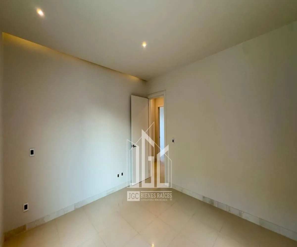 Casa En Venta,Los Gavilanes,Paseo Lago Nogal 63, Tlajomulco de Zúñiga, Jalisco 45645, 5 Habitaciones,6 Baños,Paseo Lago Nogal,3,pqqMoRo