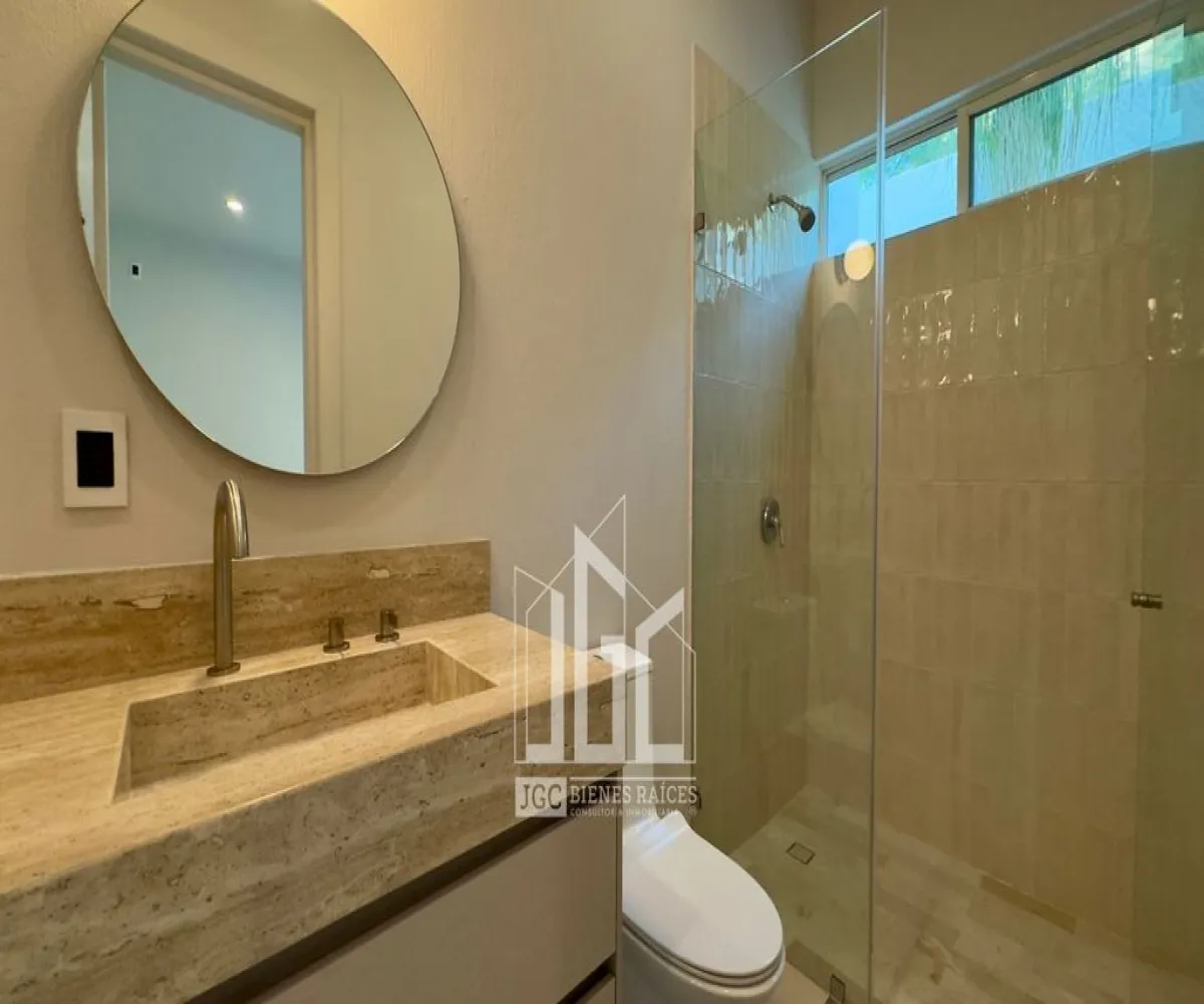 Casa En Venta,Los Gavilanes,Paseo Lago Nogal 63, Tlajomulco de Zúñiga, Jalisco 45645, 5 Habitaciones,6 Baños,Paseo Lago Nogal,3,pqqMoRo