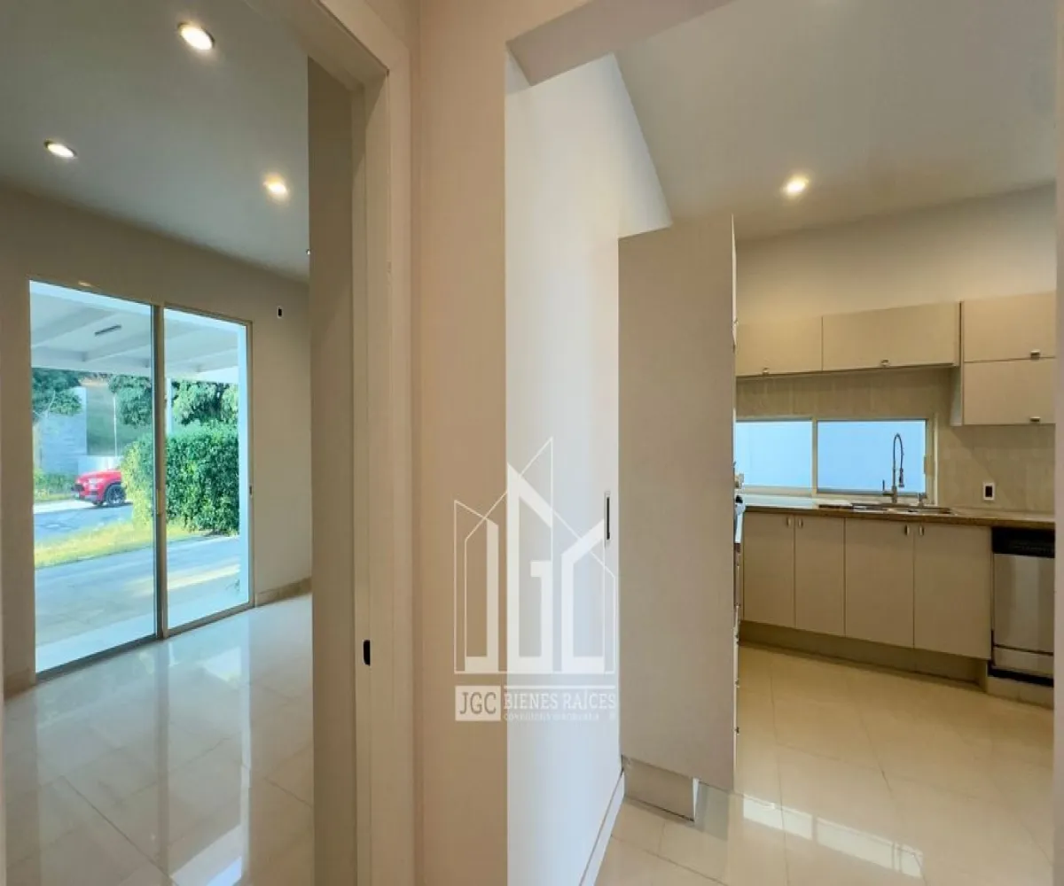 Casa En Venta,Los Gavilanes,Paseo Lago Nogal 63, Tlajomulco de Zúñiga, Jalisco 45645, 5 Habitaciones,6 Baños,Paseo Lago Nogal,3,pqqMoRo