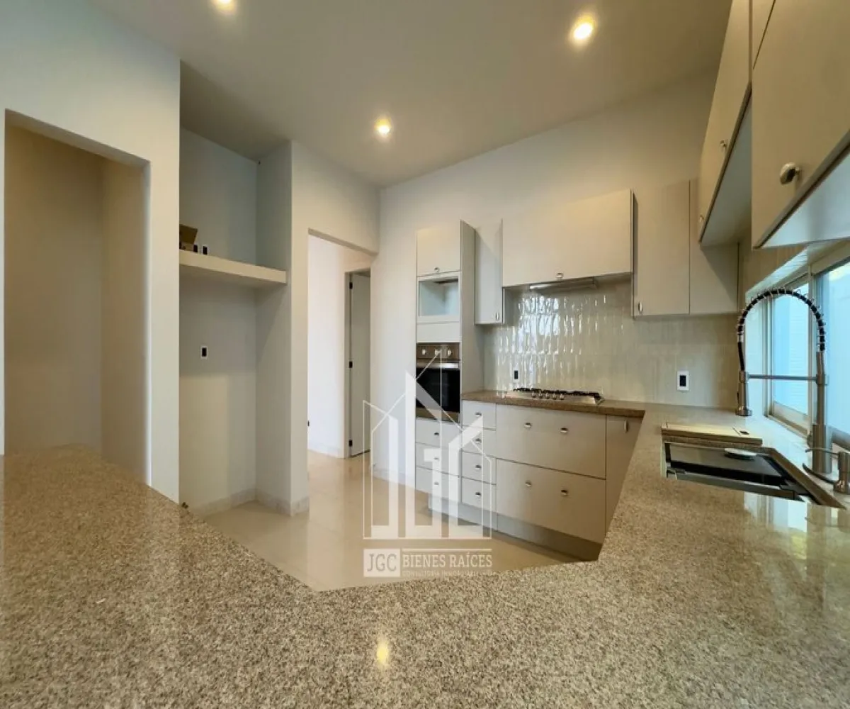 Casa En Venta,Los Gavilanes,Paseo Lago Nogal 63, Tlajomulco de Zúñiga, Jalisco 45645, 5 Habitaciones,6 Baños,Paseo Lago Nogal,3,pqqMoRo