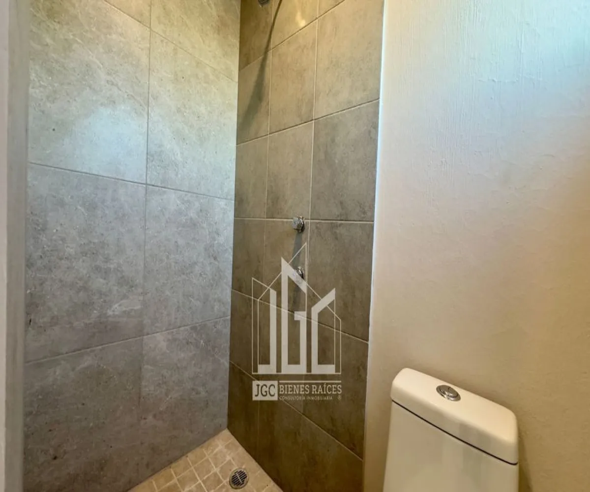 Casa En Venta,Los Gavilanes,Paseo Lago Nogal 63, Tlajomulco de Zúñiga, Jalisco 45645, 5 Habitaciones,6 Baños,Paseo Lago Nogal,3,pqqMoRo