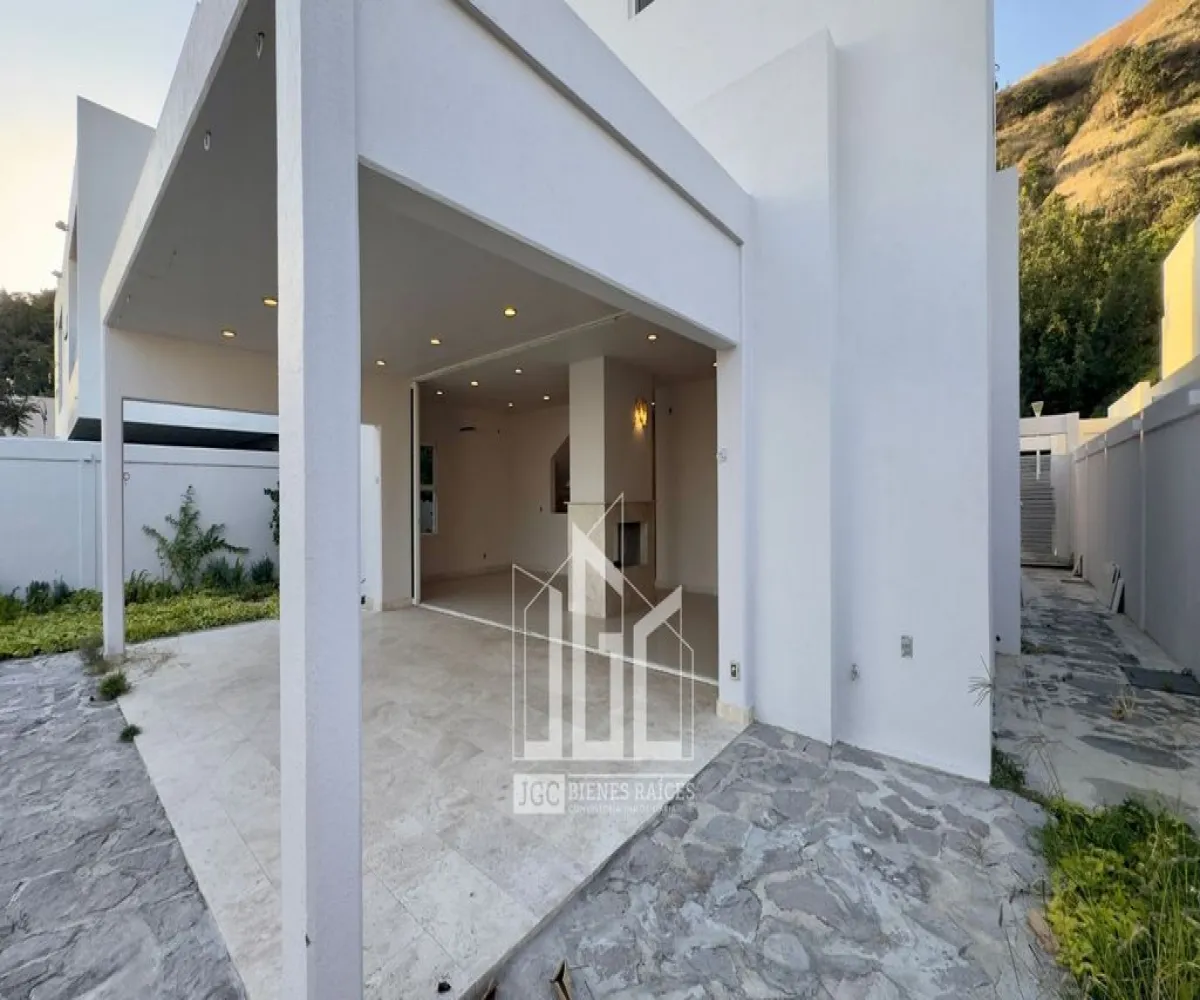 Casa En Venta,Los Gavilanes,Paseo Lago Nogal 63, Tlajomulco de Zúñiga, Jalisco 45645, 5 Habitaciones,6 Baños,Paseo Lago Nogal,3,pqqMoRo